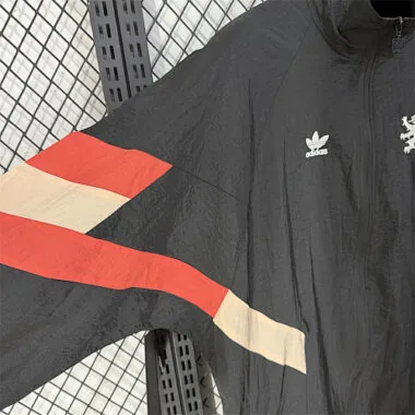 Imagem 4 do álbum 26-27 Chelsea Windbreaker Jackets