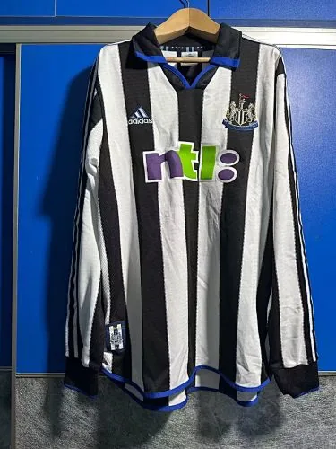 00/01 Newcastle Home Retro Long Sleeve Yupoo Soccer Jerseys