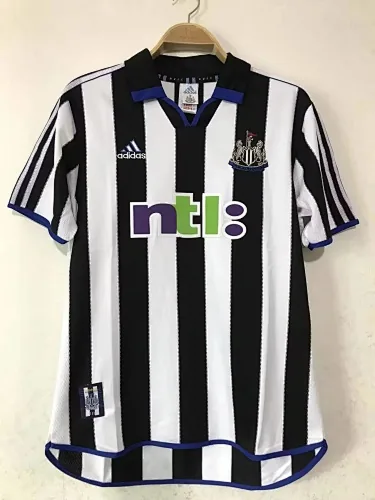 Maillots de football rétro domicile du Newcastle United, saison 2000/01