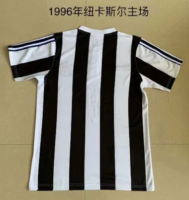Imagen 2 del álbum 1996 Newcastle Home Retro Soccer Jerseys