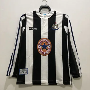 Maillots de football à manches longues rétro « à domicile » de Newcastle 95/97