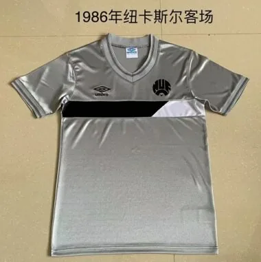 Maillots de football rétro Newcastle 85/88 (à l'extérieur)