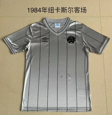 Maillots de football rétro de Newcastle à l'extérieur de 1984