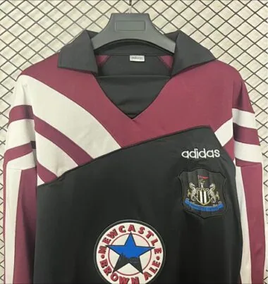 Imagem 4 do álbum 96-97 Newcastle United Retro