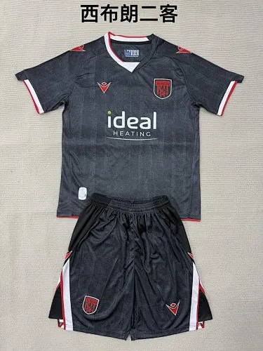 Maillots de football de troisième division du West Bromwich (25-26)