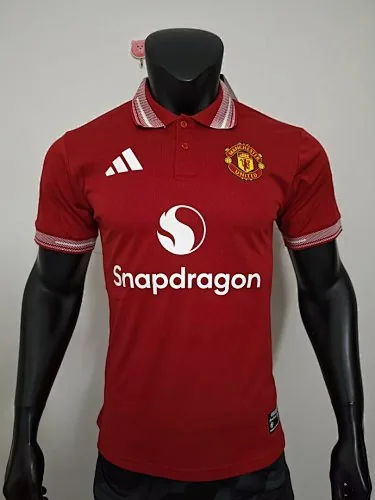 Maillots de football « Player Version » de Manchester United, numéros 25 et 26