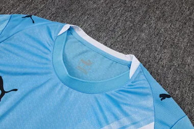Image 4 de l’album Maillot à manches courtes et pantalon domicile Manchester City 25-26