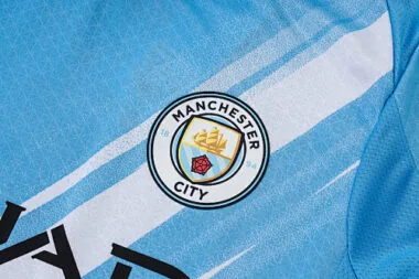 Image 7 de l’album Maillot à manches courtes et pantalon domicile Manchester City 25-26