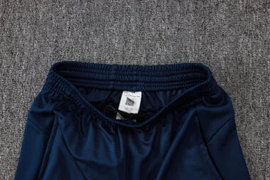 Image 13 de l’album Maillot à manches courtes et pantalon domicile Manchester City 25-26