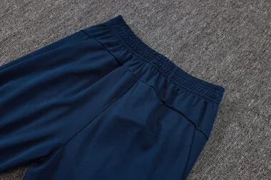 Image 19 de l’album Maillot à manches courtes et pantalon domicile Manchester City 25-26