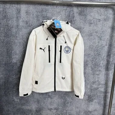 Image 7 de l’album Vestes coupe-vent Manchester City 25-26