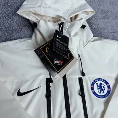Image 14 de l’album 25-26 Vestes coupe-vent Chelsea