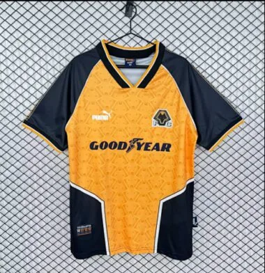 Maillots de football rétro des Wolves (1996-1998) pour les matchs à domicile