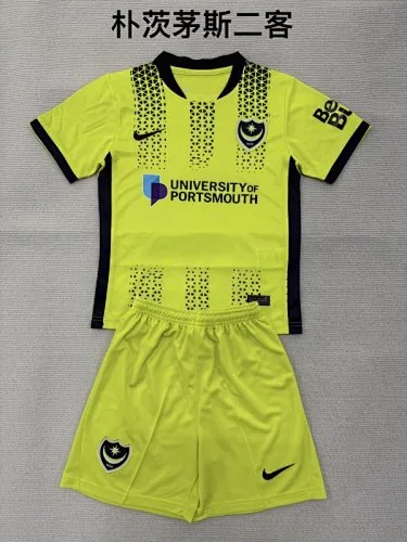 Maillots de football « Portsmouth Third » n° 25-26