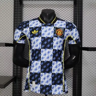Maillots de football « Player Version » de Manchester United, numéros 25 et 26