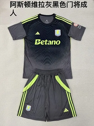Maillots de foot n° 25 et 26 du gardien d'Aston Villa