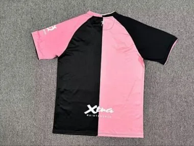 Imagem 2 do álbum 25-26 Queens Park Away Soccer Jerseys