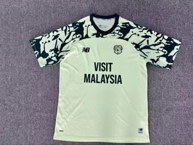 Maillots de football de Cardiff City (à l'extérieur) n° 25 et 26
