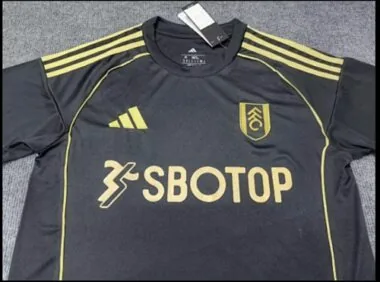 Imagen 3 del álbum 25-26 Fulham Third Soccer Jerseys