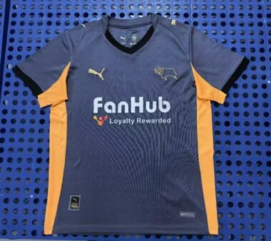 Maillots de football du Derby County pour les matchs à l'extérieur, 25-26