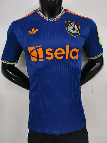 Maillots de football Newcastle United 25-26, version « Third Player »