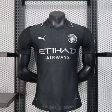 Maillots de football Manchester City 25-26, version « quatrième joueur »