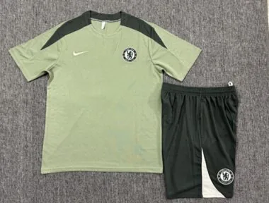 Imagen 2 del álbum Conjunto de entrenamiento de fútbol para niños del Chelsea, tallas 25-26