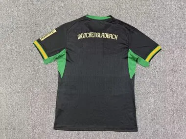 Fußballtrikots 26–27 von Mönchengladbach (Auswärtstrikots, Spielerausführung) Albumbild 6