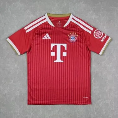 26–27 Bayern-Heimtrikots