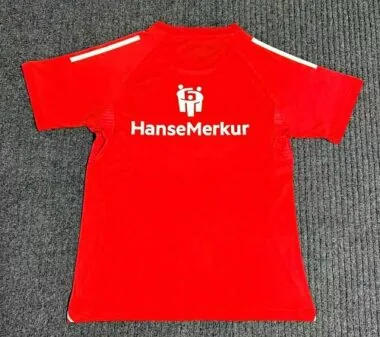 26–27 Auswärtstrikots der Hamburger Fußballmannschaft