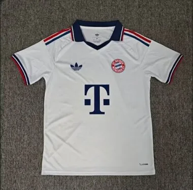 26–27 Bayern-Auswärtstrikots