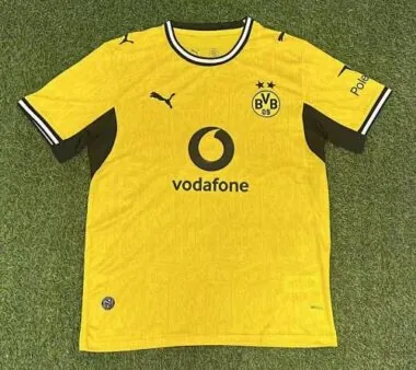 26–27 Dortmund-Heimtrikots