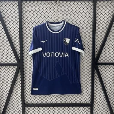 Copertina dell’album “Maglie da calcio della squadra di casa del Bochum”, 26-27
