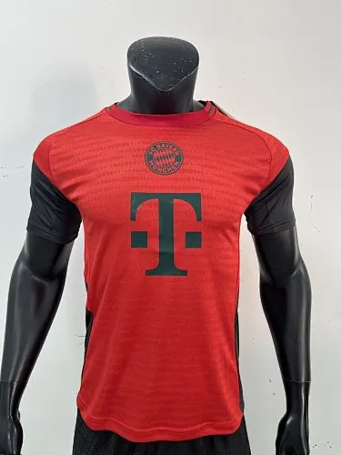 25–26 Bayern-Trainings-Fußballtrikots (Spieler-Version)