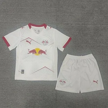25–26 Leipzig Heimtrikots für Kinderfußball
