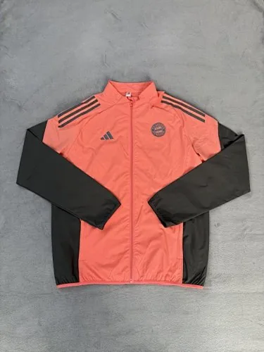 25-26 Chaquetas cortavientos del Bayern