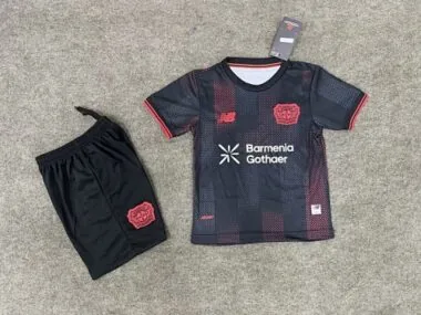 Camisetas de fútbol infantiles del Leverkusen para los partidos en casa, números 25 y 26
