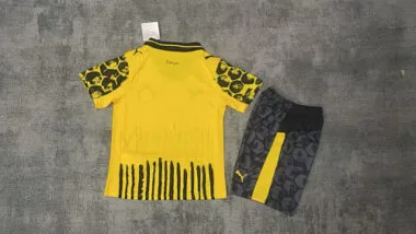Imagen 2 del álbum 25-26 Dortmund Special Kids Soccer Jerseys