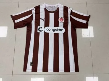 Camisetas de fútbol del St. Pauli para los partidos en casa de los días 25 y 26