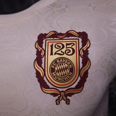 Imagem 4 do álbum 25-26 Bayern Player Version Soccer Jerseys