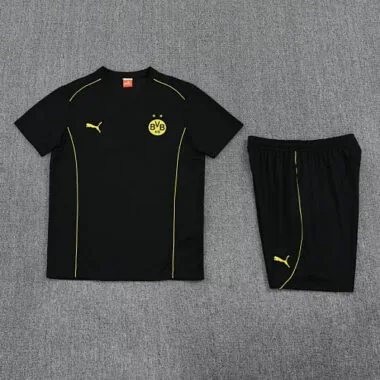 Immagine 3 dell’album Divisa da calcio per gli allenamenti del Dortmund del 25-26