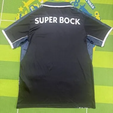 Afbeelding 2 van album 26-27 Speciale voetbalshirts van Porto