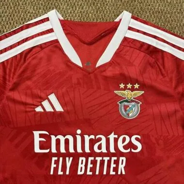 Imagem 2 do álbum 26-27 Benfica Home Soccer Jerseys