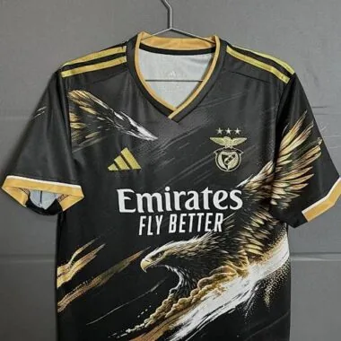 Imagem 4 do álbum 25-26 Camisolas de futebol especiais do Benfica