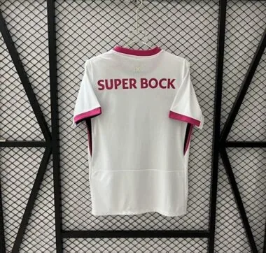 Afbeelding 2 van album 25-26 Voetbalshirts van Sporting Lissabon