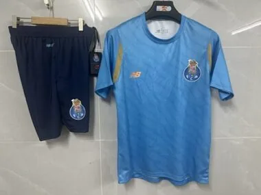 Imagem 3 do álbum Fato de treino de futebol do Porto 25-26