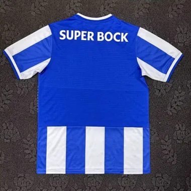 Imagem 2 do álbum Camisolas de futebol do Porto para jogos em casa, n.º 25-26