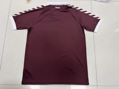 Image 2 de l’album Maillots de football « Heart Home » n° 26 et 27