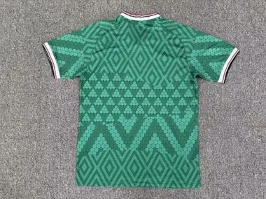 Image 2 de l’album Maillots de football de l’Irak pour les matchs à l’extérieur, numéros 26 et 27
