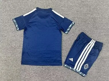 Imagem 2 do álbum 26-27 Camisolas de futebol infantil da equipa da casa de Vancouver